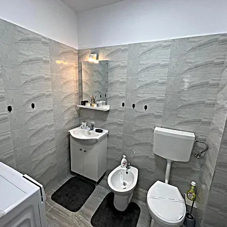 Prestige Palace *